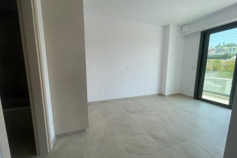 2 bedrooms Apartment in Limassol, Cyprus No. 33442 7