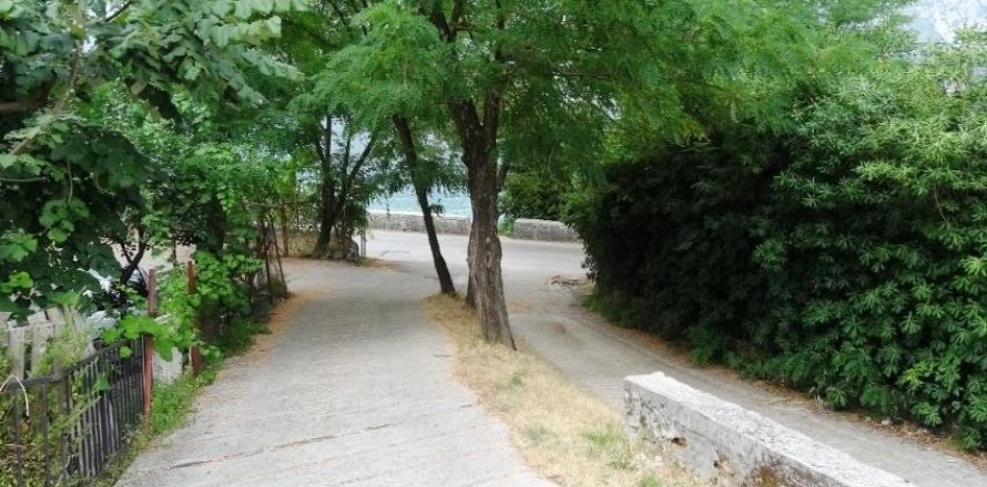 929m² Land in Kotor, Montenegro No. 66803