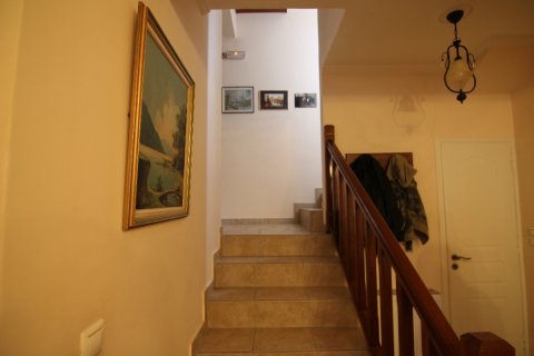 4 bedrooms Villa in Corfu, Greece No. 104944 2