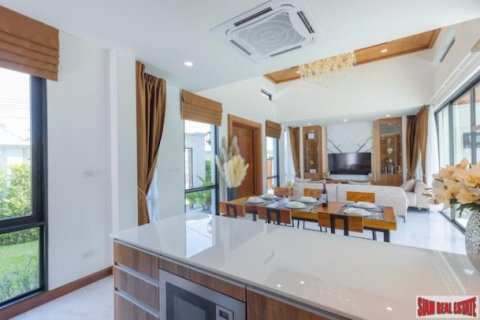 2 bedrooms Villa in Chalong, Thailand No. 96618 5