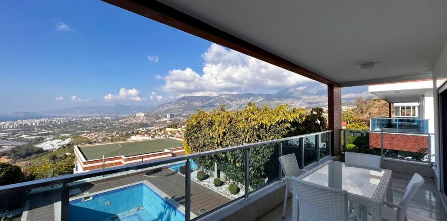 5 rooms Villa in Kargicak, Turkey No. 21105