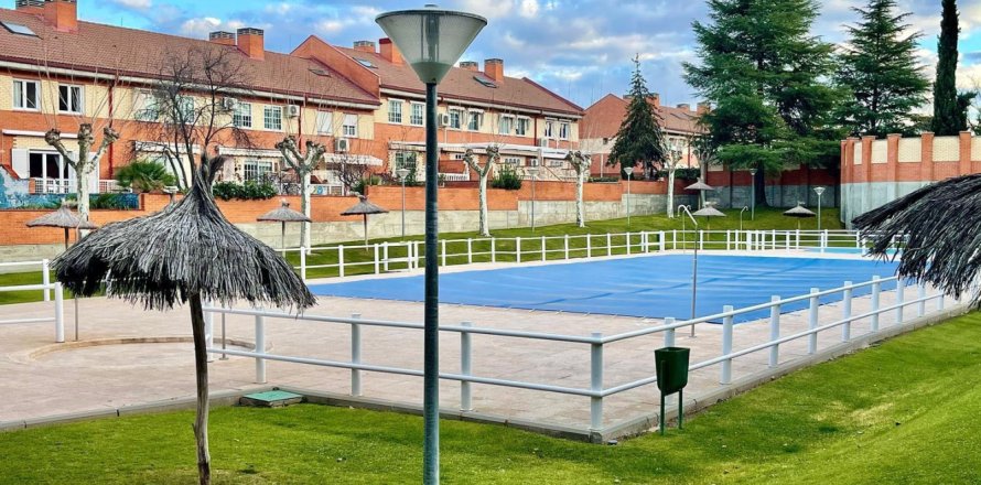 4 bedrooms Properties in Thanh Son, Vietnam No. 26192