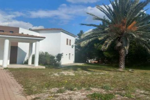 3 bedrooms House in Latsia, Cyprus No. 79627 3