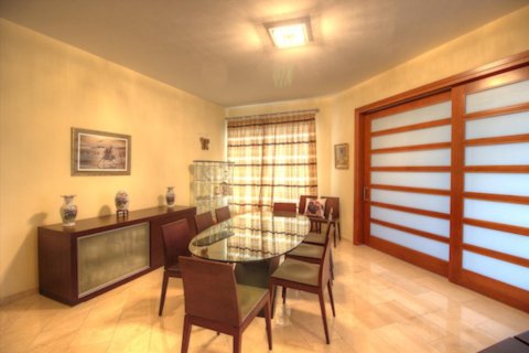 5 bedrooms Villa in Limassol, Cyprus No. 106124 9