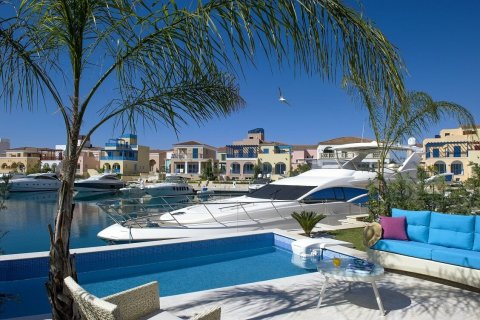 3 bedrooms Villa in Limassol, Cyprus No. 37968 4