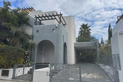 4 bedrooms House in Agios Tychonas, Cyprus No. 80770 1