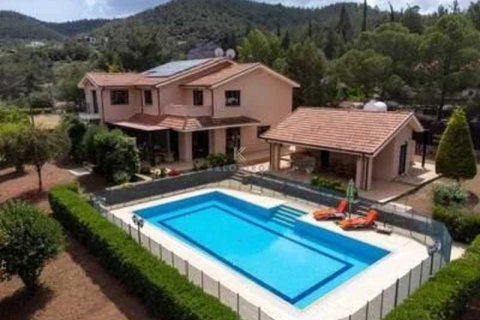 4 bedrooms House in Mosfiloti, Cyprus No. 80767 1
