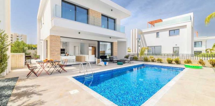 3 bedrooms Villa in Protaras, Cyprus No. 28633