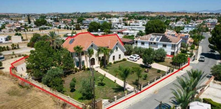 5 bedrooms House in Dali, Cyprus No. 31897