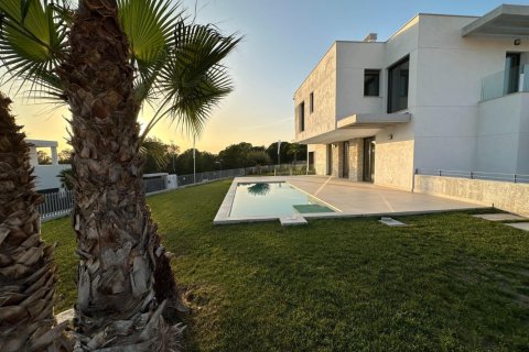 3 bedrooms Villa in Long Dinh, Vietnam No. 86375 18