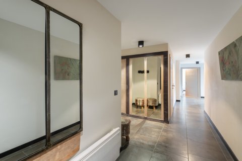 2 dormitorios Apartment en Les Belleville, France No. 99520 11