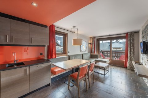 2 dormitorios Apartment en Les Belleville, France No. 99520 4