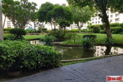 4 bedrooms Apartment in Bangkok, Thailand No. 96819 12