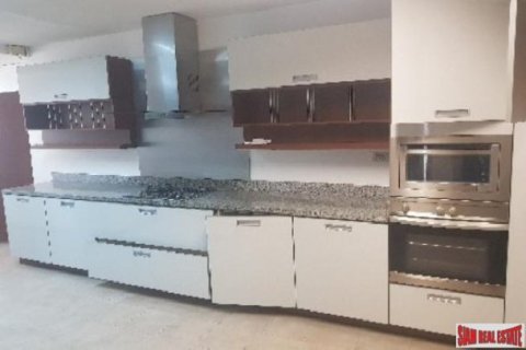 4 bedrooms Apartment in Bangkok, Thailand No. 96819 17