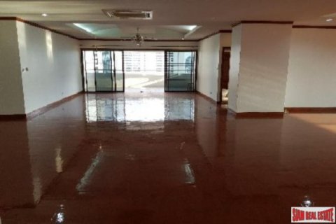 4 bedrooms Apartment in Bangkok, Thailand No. 96819 9