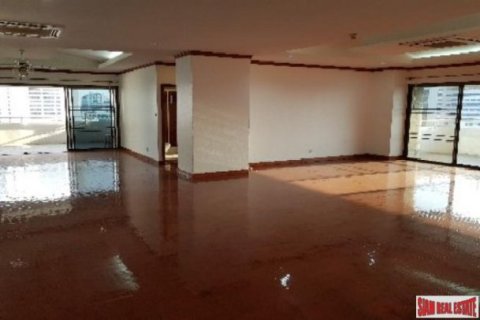 4 bedrooms Apartment in Bangkok, Thailand No. 96819 26