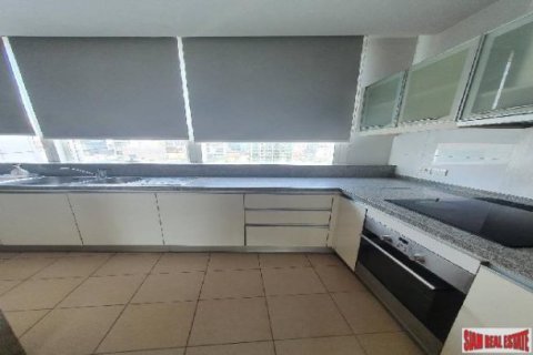 2 bedrooms Commercial property in Bangkok, Thailand No. 96645 6