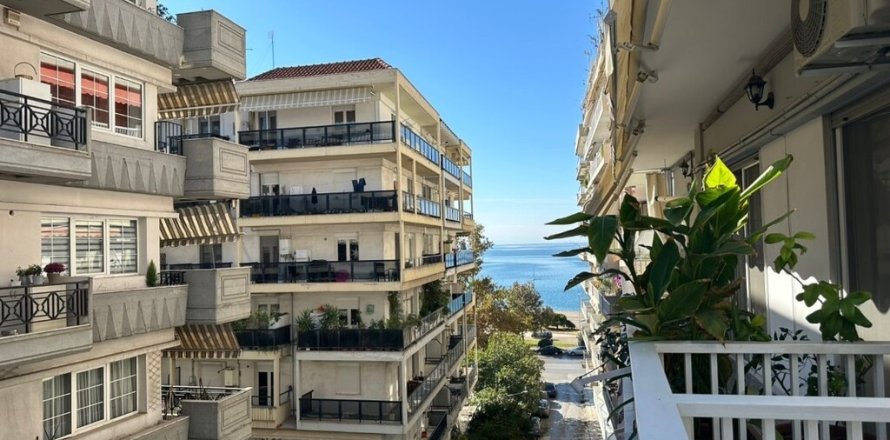 3 bedrooms Apartment in Thessaloniki, Greece No. 109016
