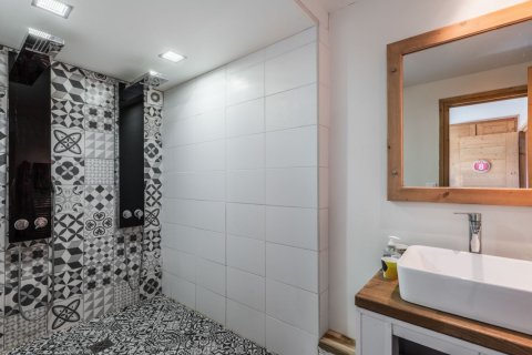 7 dormitorios House en Les Belleville, France No. 99566 9