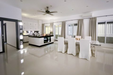 160m² Villa in Phuket, Thailand No. 97401 9