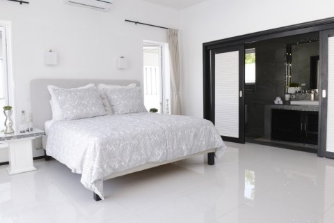 160m² Villa in Phuket, Thailand No. 97401 13