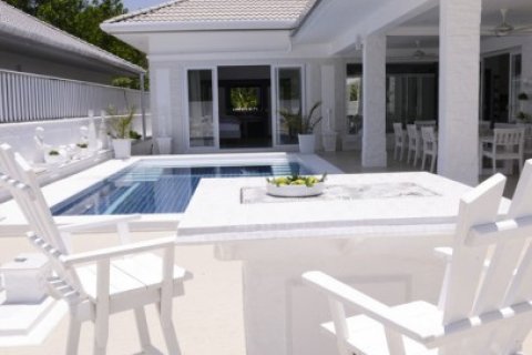 160m² Villa in Phuket, Thailand No. 97401 3