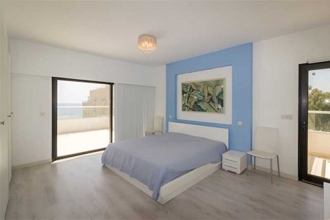 3 bedrooms Penthouse in Limassol, Cyprus No. 76082 5