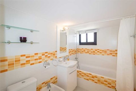 3 bedrooms Penthouse in Limassol, Cyprus No. 76082 11