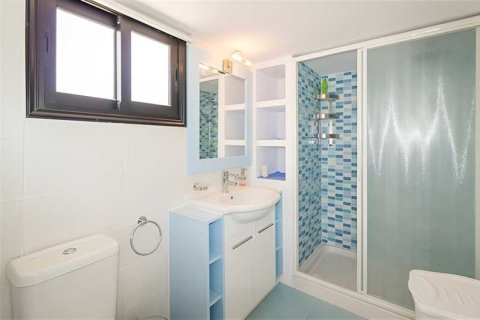 3 bedrooms Penthouse in Limassol, Cyprus No. 76082 12