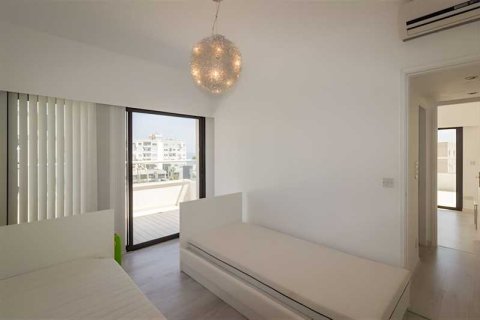 3 bedrooms Penthouse in Limassol, Cyprus No. 76082 9