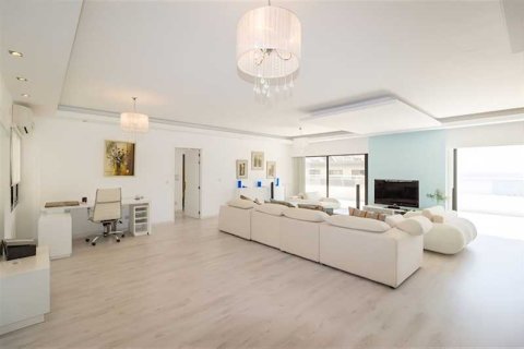 3 bedrooms Penthouse in Limassol, Cyprus No. 76082 2