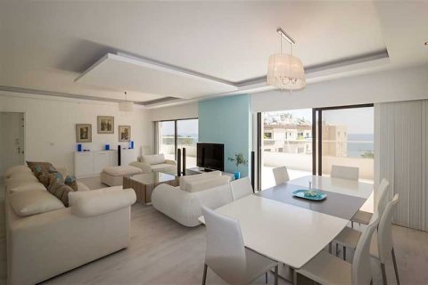 3 bedrooms Penthouse in Limassol, Cyprus No. 76082 4