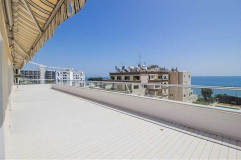 3 bedrooms Penthouse in Limassol, Cyprus No. 76082 13