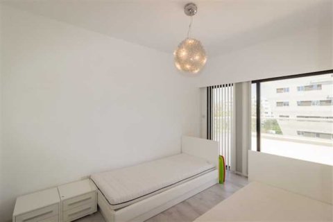 3 bedrooms Penthouse in Limassol, Cyprus No. 76082 8