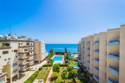 3 bedrooms Penthouse in Limassol, Cyprus No. 76082 15