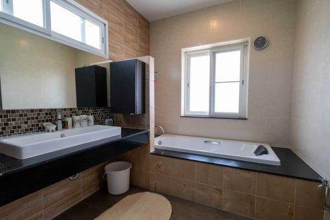 4 bedrooms House in Chiang Mai, Thailand No. 97743 6