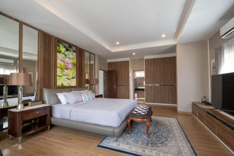 4 bedrooms House in Chiang Mai, Thailand No. 97743 11