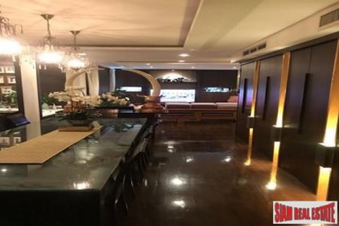 3 bedrooms Apartment in Bangkok, Thailand No. 95794 9