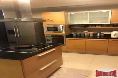 3 bedrooms Apartment in Bangkok, Thailand No. 95794 7