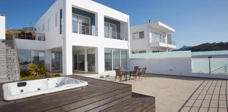 4 bedrooms Maisonette in Gazi, Greece No. 108586