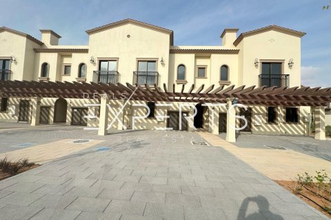 3 bedrooms Townhouse in Al Mearag City, Vietnam No. 83053 1