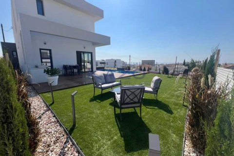 3 chambres Villa à Agios Athanasios, Cyprus No. 76241 8