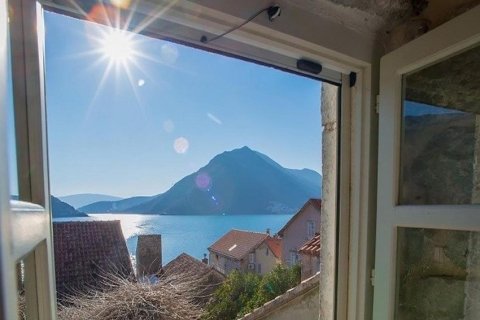 3 bedrooms House in Kotor, Montenegro No. 66767 12