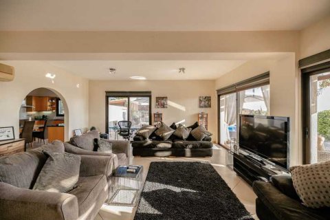 3 bedrooms Villa in Tala, Cyprus No. 66511 7