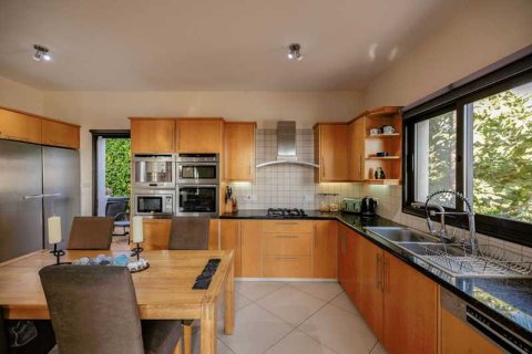 3 bedrooms Villa in Tala, Cyprus No. 66511 9