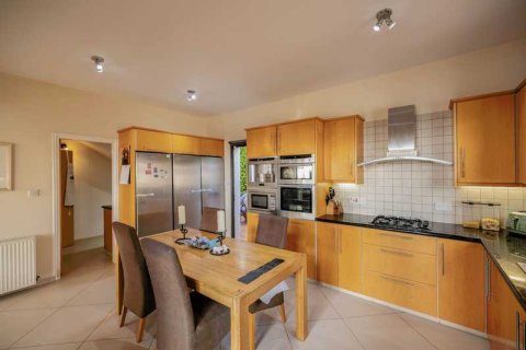 3 bedrooms Villa in Tala, Cyprus No. 66511 8