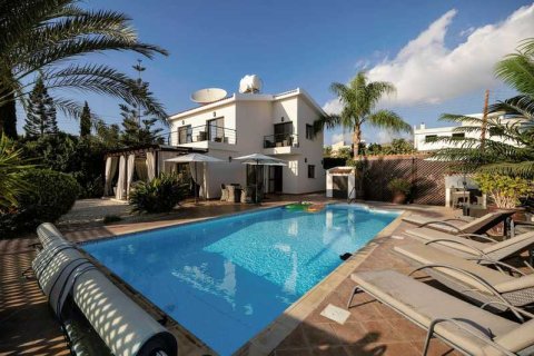 3 bedrooms Villa in Tala, Cyprus No. 66511 1