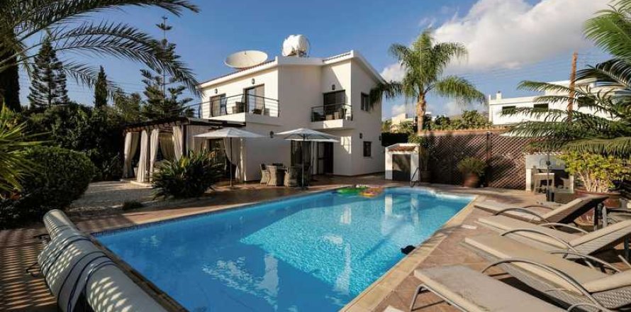 3 bedrooms Villa in Tala, Cyprus No. 66511