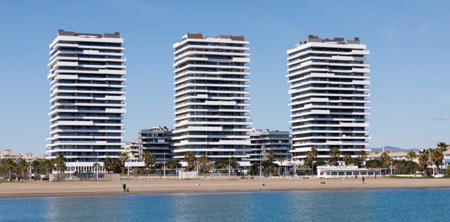 4 bedrooms Apartment in Malaga, Spain No. 128065