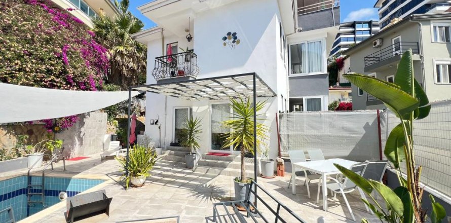 6 rooms Villa in Kargicak, Turkey No. 123511